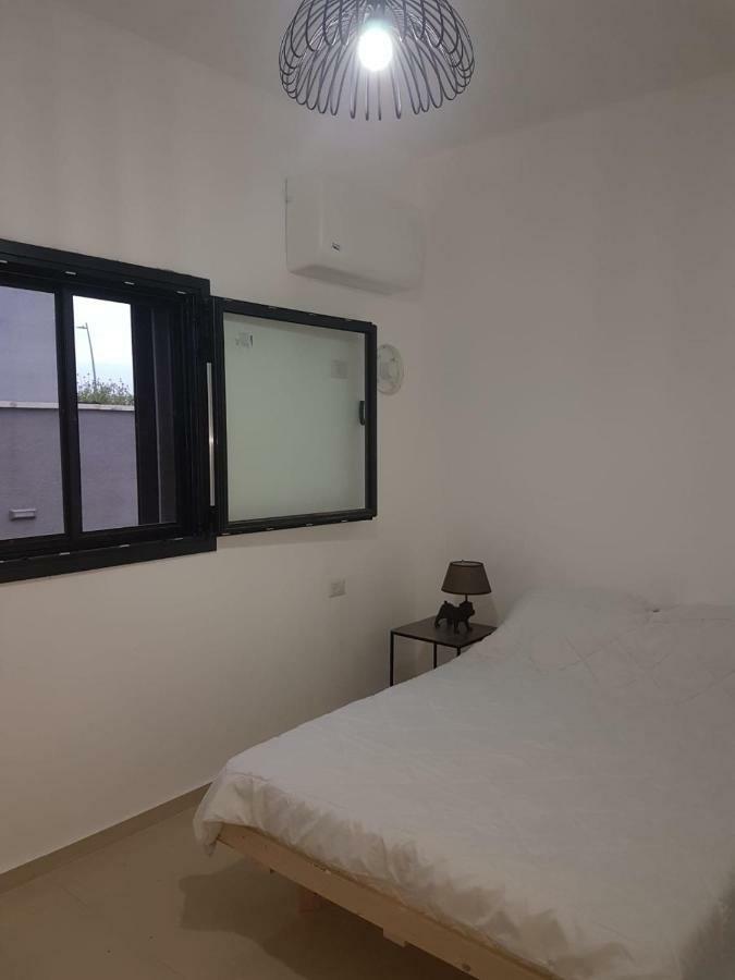 Desert Bird Apartment Qiryat Gat Bagian luar foto